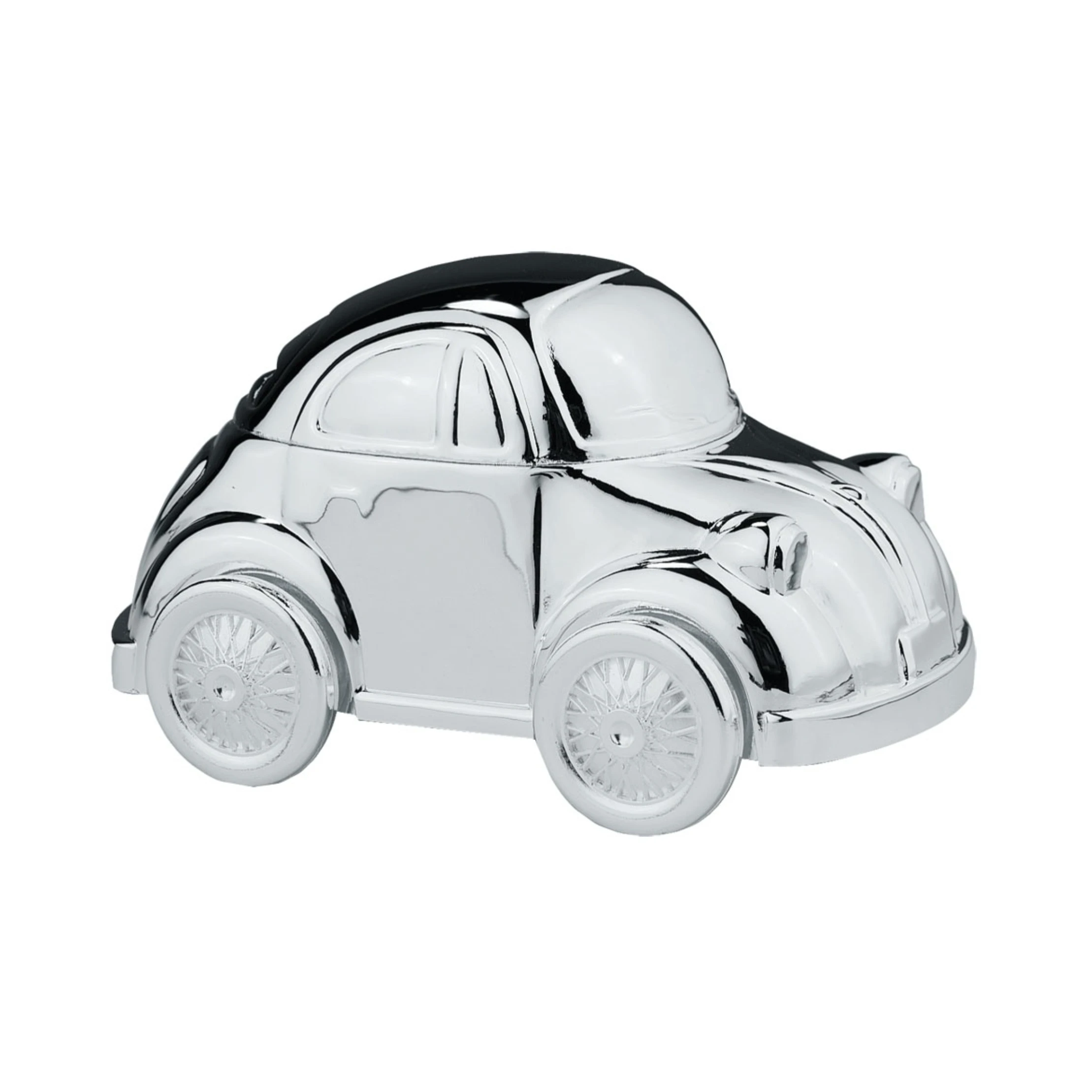 Sølvfarvet sparegris udformet som en lille klassisk bil med en blank, spejlende overflade.